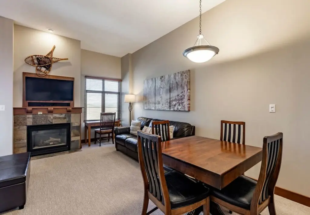 7d93bf69 9f04 40 AezRa