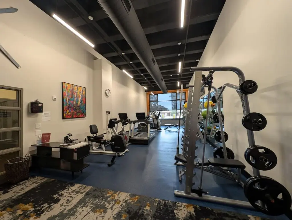 e640a778 125b 46 qKico