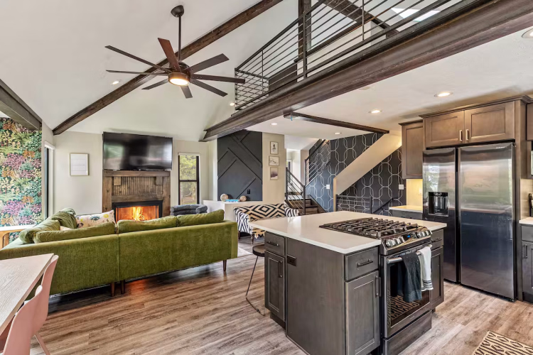 2b5e68d3 15cf 4600 99ba 0225460a7828